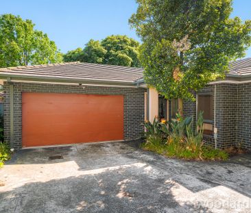 Stylish, Low-Maintenance Living in a Prime Glen Waverley Location! - Photo 2