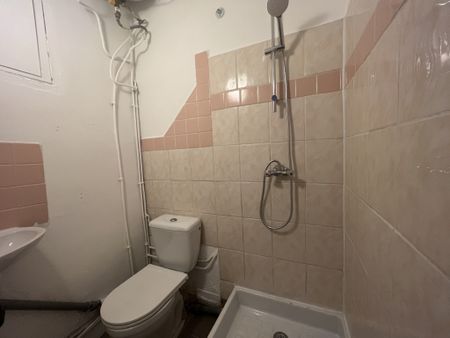 Location Appartement 1 pièce 27m² MARSEILLE 5ème - Photo 4