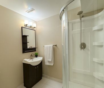 For Lease - 36 George Henry Boulevard, Toronto, Ontario - Photo 5