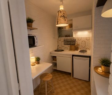 AIX EN PROVENCE - A LOUER - STUDIO AVEC JARDIN ET PARKING - Photo 3