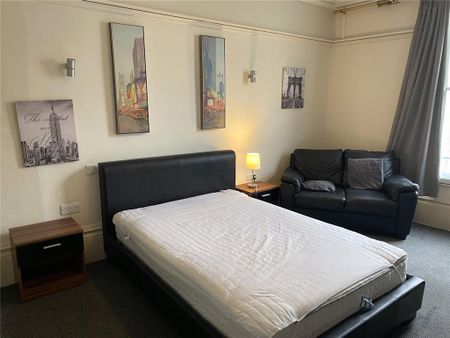 House share to rent - Photo 2