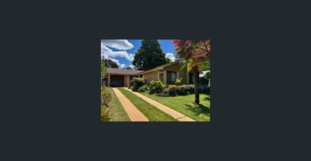 Short walk to Town - Photo 5