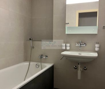 Large 4.5 room apartment with large balcony and terrace - Photo 5