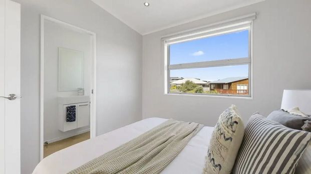 Mangawhai Heads sun trap - Photo 1