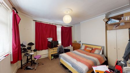 Carholme Road - 4 Bed Student Let - Photo 5