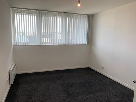 3 bedroom flat to rent - Photo 5