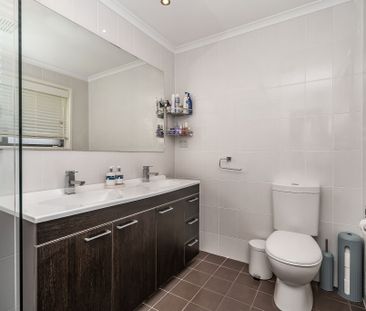4 France 3 Court, North Haven SA 5018 - House For Rent | Domain - Photo 2