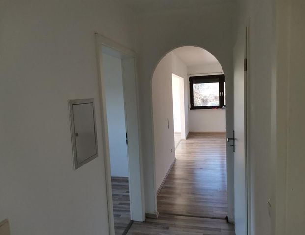 Schöne helle Wohnung mit Balkon in ruhiger Lage zu vermieten - Foto 1