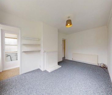 2 bedroom maisonette to rent - Photo 4
