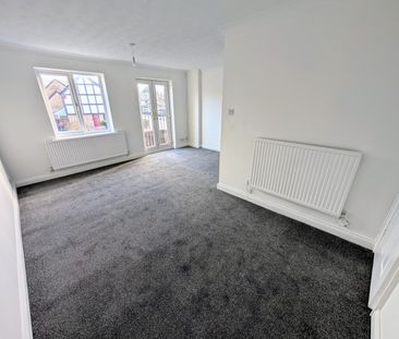 A 3 Bedroom Terraced - Photo 3