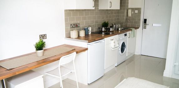 1 bedroom flat to rent - Photo 2