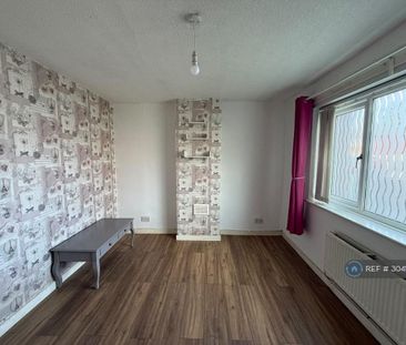 3 bedroom end of terrace house to rent - Photo 4