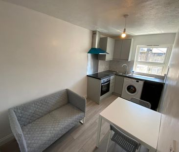 2 Bed Flat, Western Road, BN3 - Photo 2