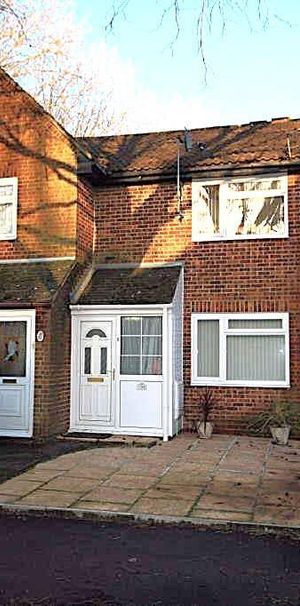 2 bedroom terraced house to rent - Photo 2