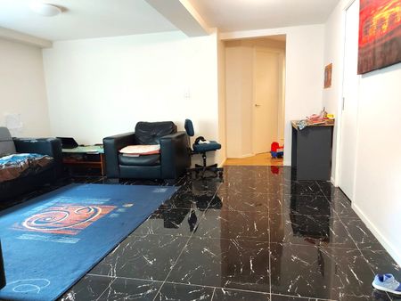 HILLSBOROUGH, 2 BEDROOMS - Photo 4
