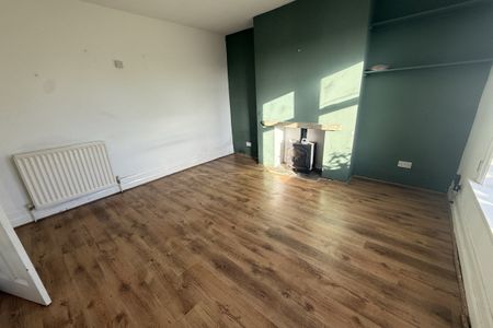 Scale Hill - Photo 3