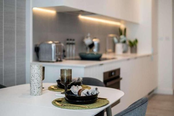 Westfield Avenue, Stratford, E20 - Photo 1