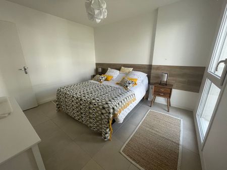 Location Appartement 2 pièces 41m² LA ROCHELLE 17000 - Photo 2