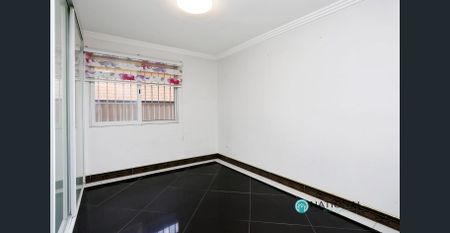 2 Bedroom Brick Granny Flat - Private Yard + Carport - Photo 3