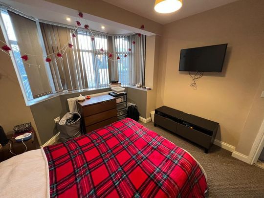 1 bedroom in a house share to rent - Photo 1