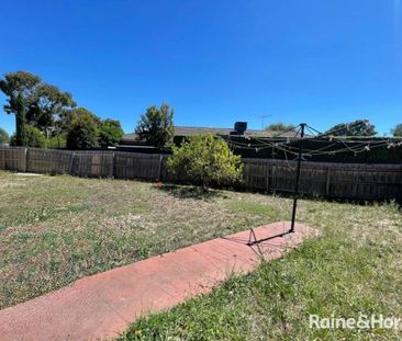 23 Almands Avenue, Roxburgh Park, VIC 3064 - Photo 4