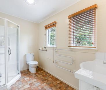 Cute cottage in bush setting - Photo 5