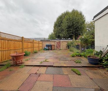 3 bedroom terraced house to rent - Photo 5