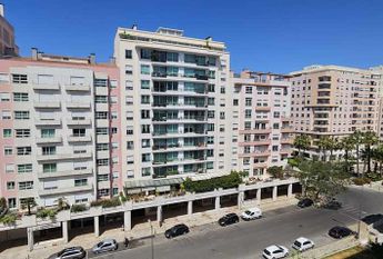 3 Bedroom Apartment with a view, Telheiras, Lisboa