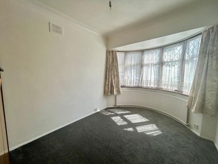 2 bedroom semi-detached bungalow to rent - Photo 4