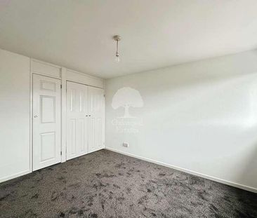 Greenfields, Maidenhead, SL6 - Photo 5
