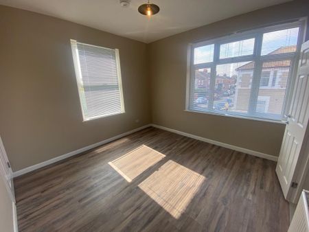 1 bedroom in a house share to rent - Photo 2