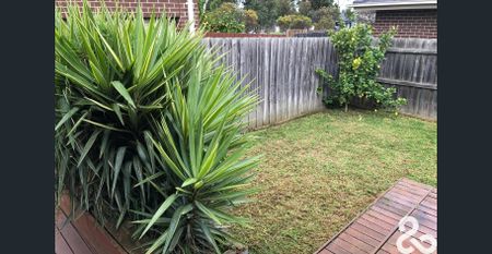 IDYLLIC FAMILY HOME WITH LOCATION TO MATCH - Photo 5