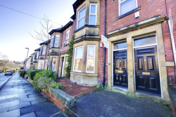 3 bedroom ground floor flat to rent - Photo 1