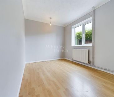 3 bedroom semi-detached bungalow to rent - Photo 5