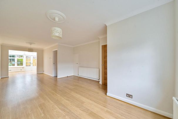 3 bedroom terraced house to rent - Photo 1