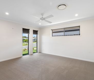 4 BEDROOM ENTERTAINERS HOME IN AN AMAZING LOCATION! - Photo 5