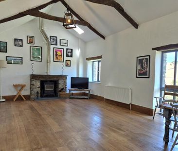 4 bedroom barn conversion to rent - Photo 1