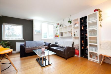 3 bedroom flat to rent - Photo 3