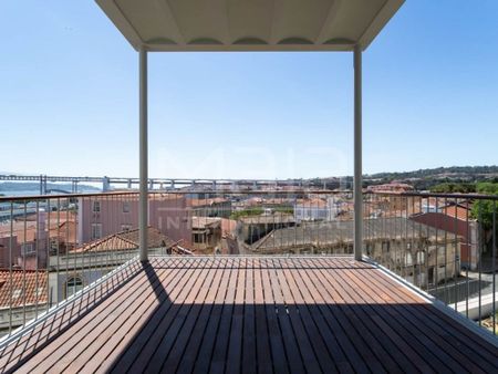 2 bedroom luxury Apartment for rent in Lisbon - Photo 5