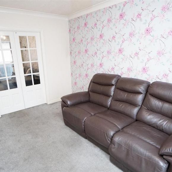 5 bedroom semi-detached house to rent - Photo 1