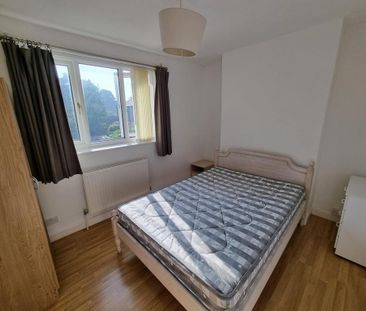 4 bedroom semi-detached house to rent - Photo 6