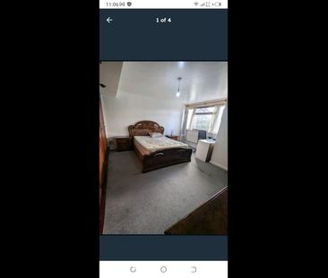 Room in a Shared House, Central Park Road, E6 - Photo 1