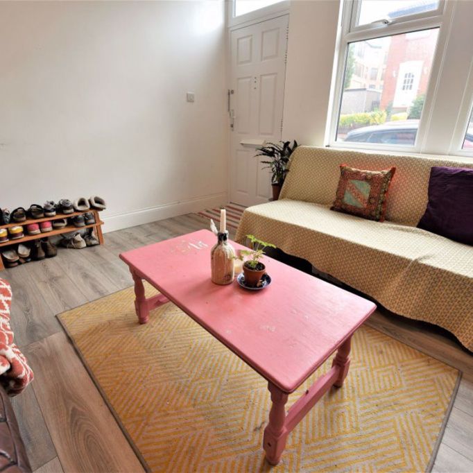 4 bedroom House in Gordon Terrace, Leeds - Photo 1