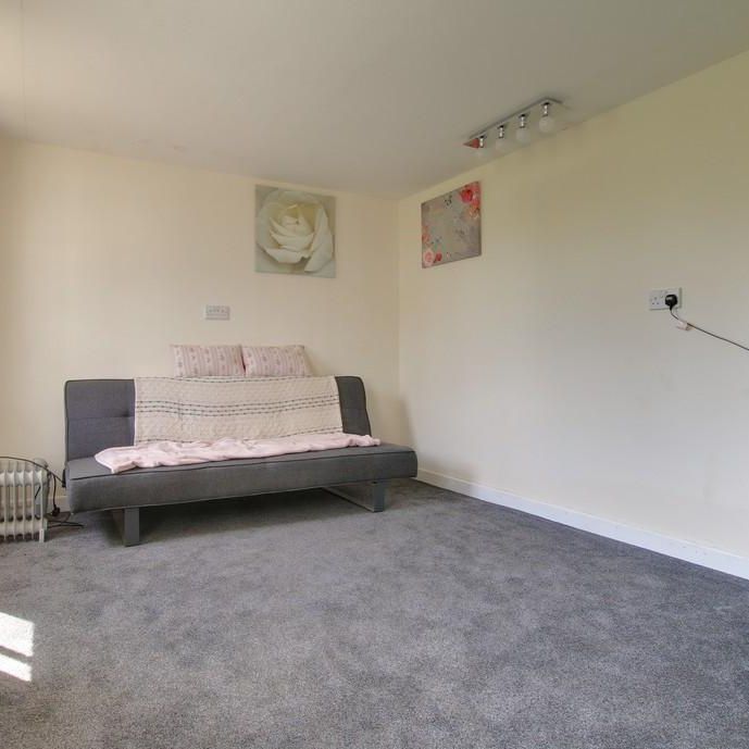 1 bedroom barn conversion to rent - Photo 1