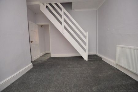 2 bedroom terraced house to rent - Photo 2