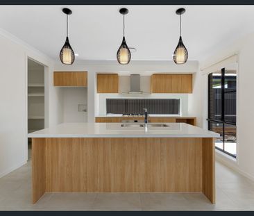 SPACIOUS 2-STORY FAMILY HOME IN BRAND NEW ESTATE - Photo 6