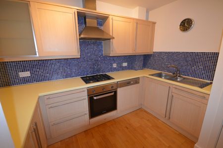 2 bedroom apartment to rent - Photo 3