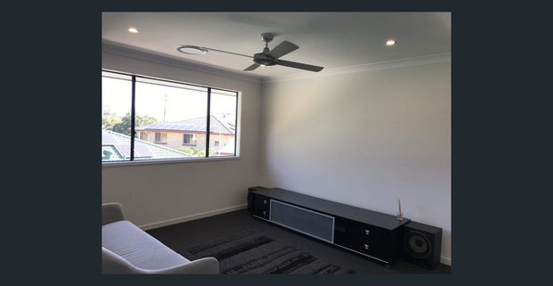 Beautifully Presented 5 Bedroom Home - Photo 1