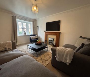 3 bedroom end of terrace house to rent - Photo 1