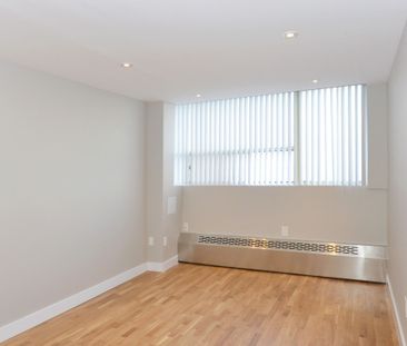 730 St Clarens Avenue - Photo 3